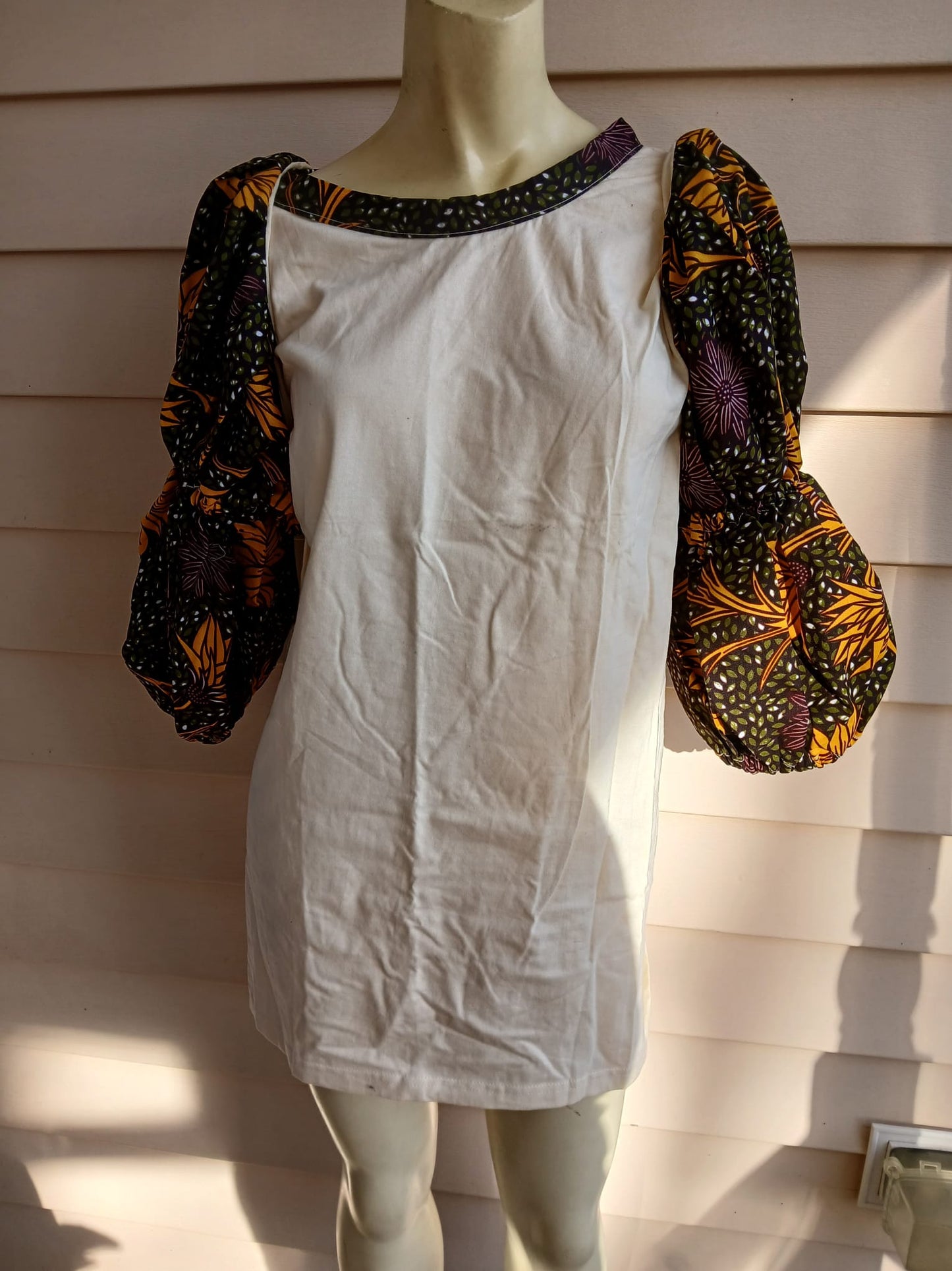 T shirt with African sleeve