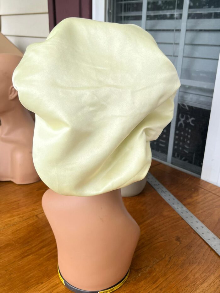 Reversible  all satin bonnet - Image 5