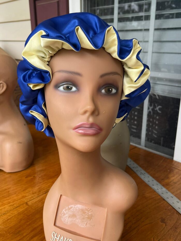 Reversible  all satin bonnet - Image 4