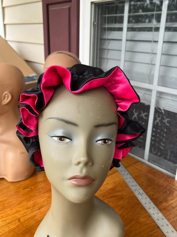 Reversible  all satin bonnet - Image 10