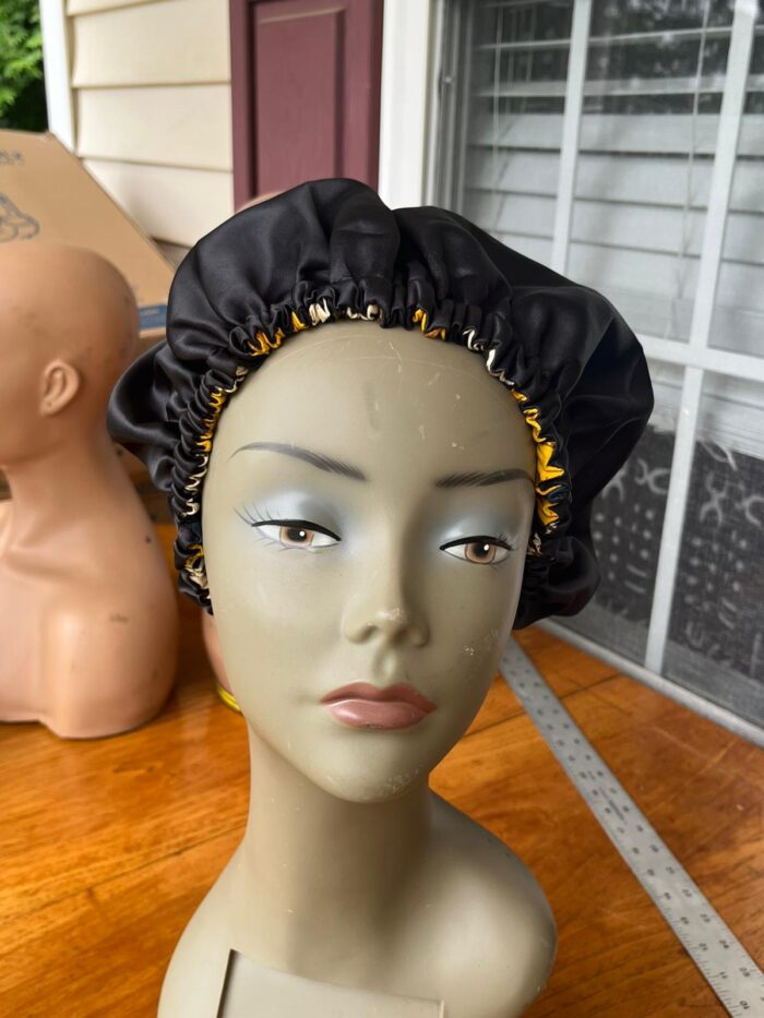 Reversible  bonnet  African print and satin - Image 3